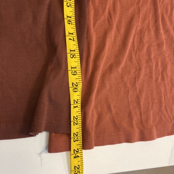 2 first layer tanks in shades of copper and brown from Old Navy - Picture 5 of 5